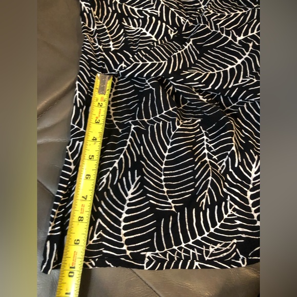 The Legendary Zamboanga || Black & White Fossil Leaf Print Blouse - Picture 6 of 10